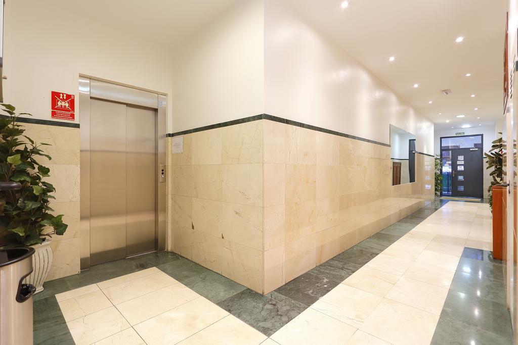 Apartamentos Urban Blue, Blue Hotels 기욘 외부 사진