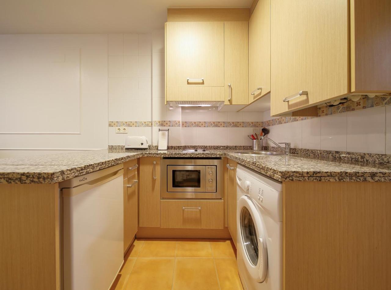 Apartamentos Urban Blue, Blue Hotels 기욘 외부 사진